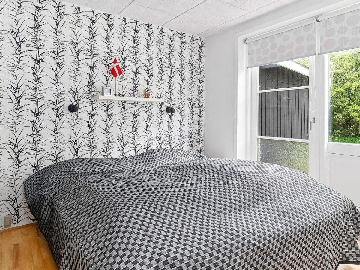 8 Person Holiday Home In Skals 外观 照片