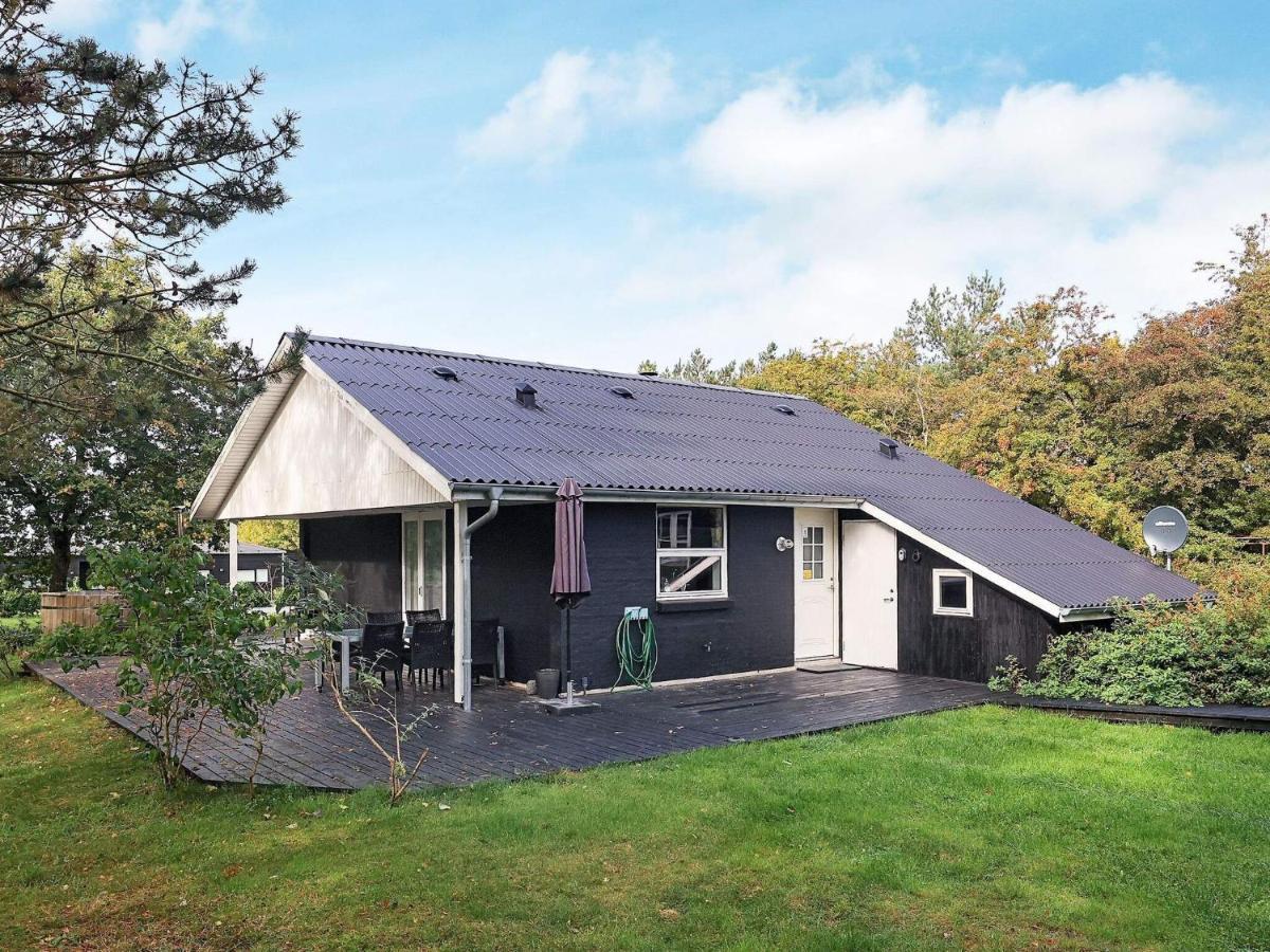 8 Person Holiday Home In Skals 外观 照片