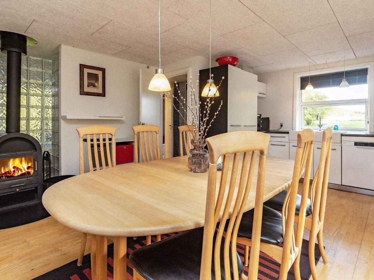8 Person Holiday Home In Skals 外观 照片